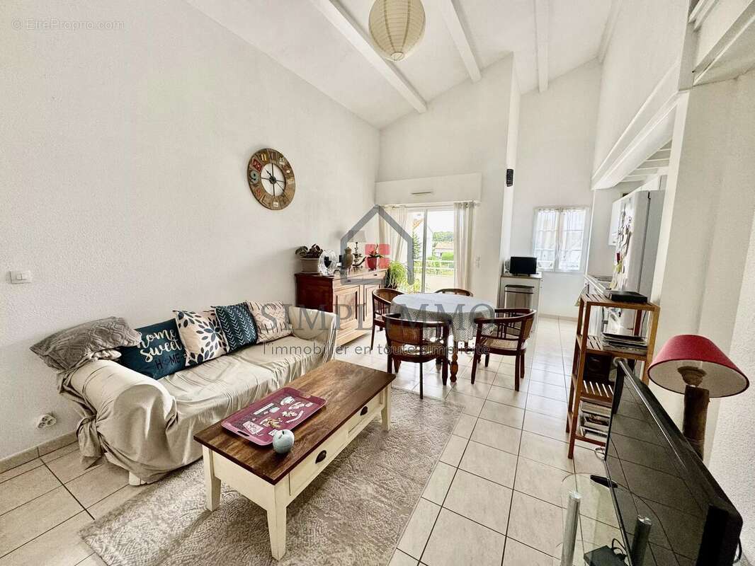 Appartement à ECHILLAIS