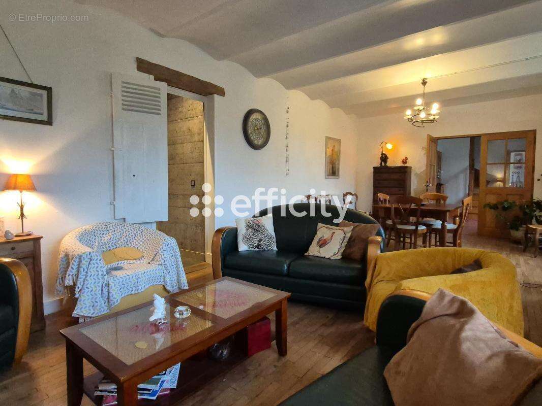 Maison à REIGNAC-SUR-INDRE