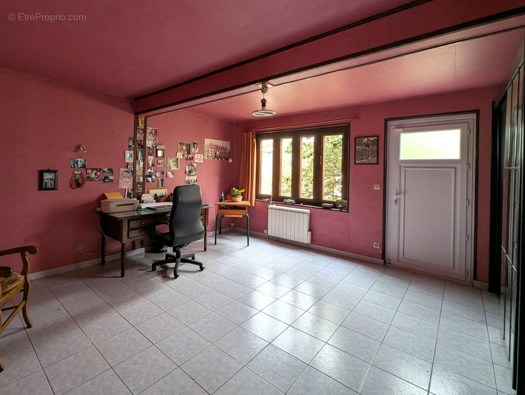 Maison familiale avec jardin à CHECY (45) - photo 11