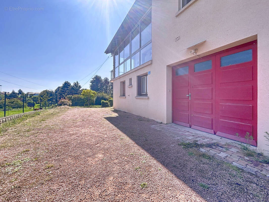 Maison à CRECHES-SUR-SAONE