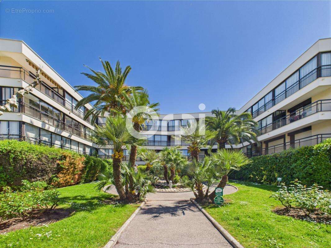Appartement à MANDELIEU-LA-NAPOULE
