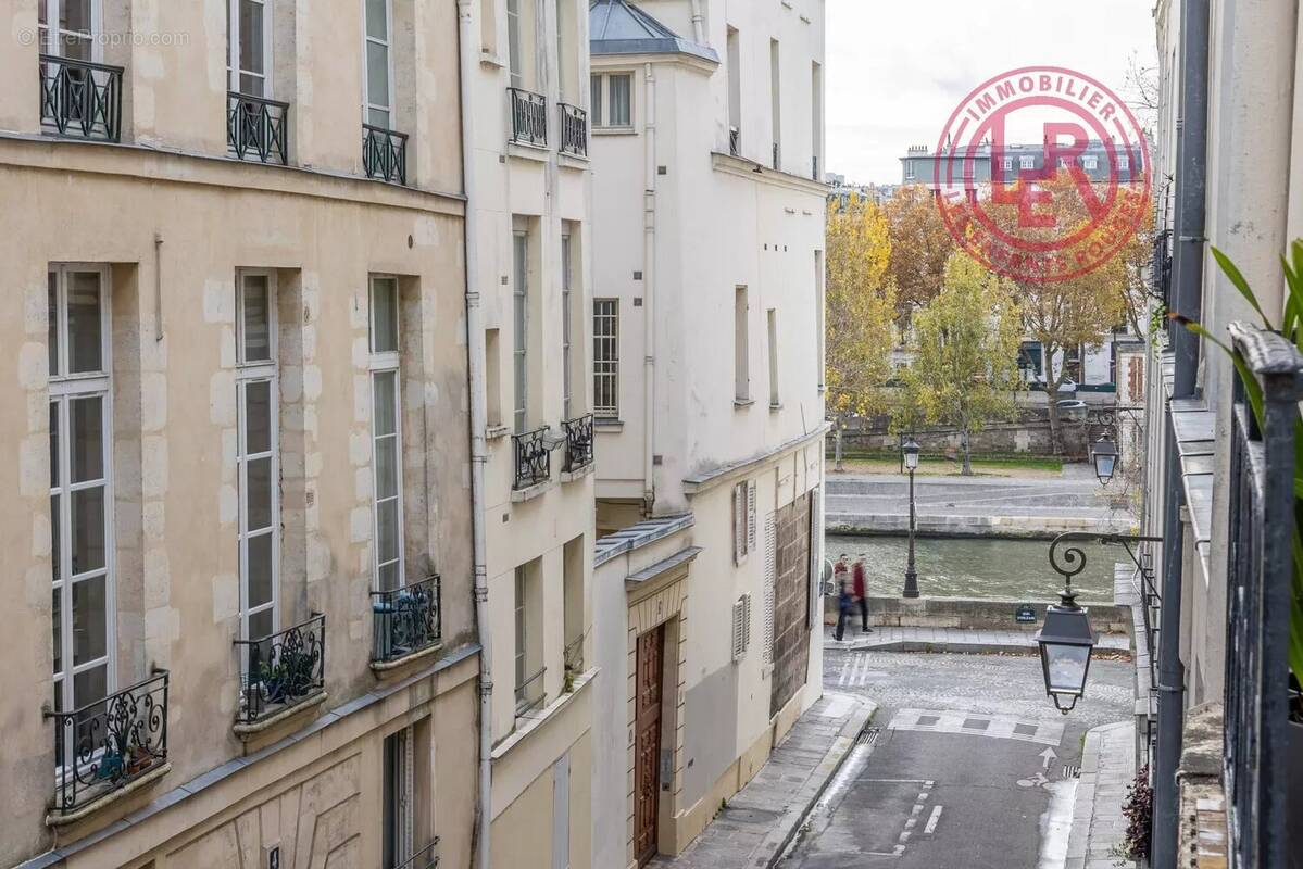 Appartement à PARIS-4E