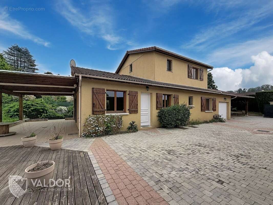 Maison à MONTMERLE-SUR-SAONE