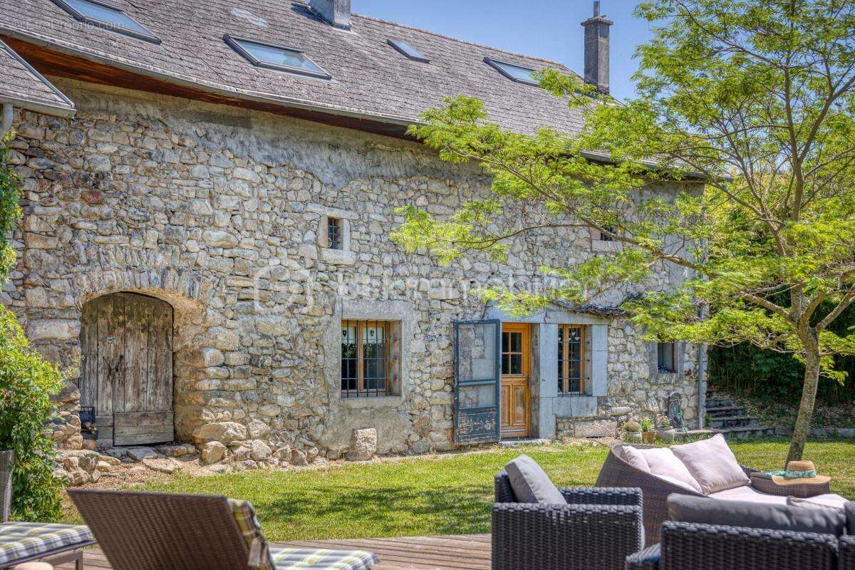 Maison à LA SALLE-EN-BEAUMONT
