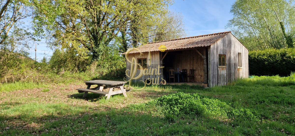 Terrain à CHAVEIGNES