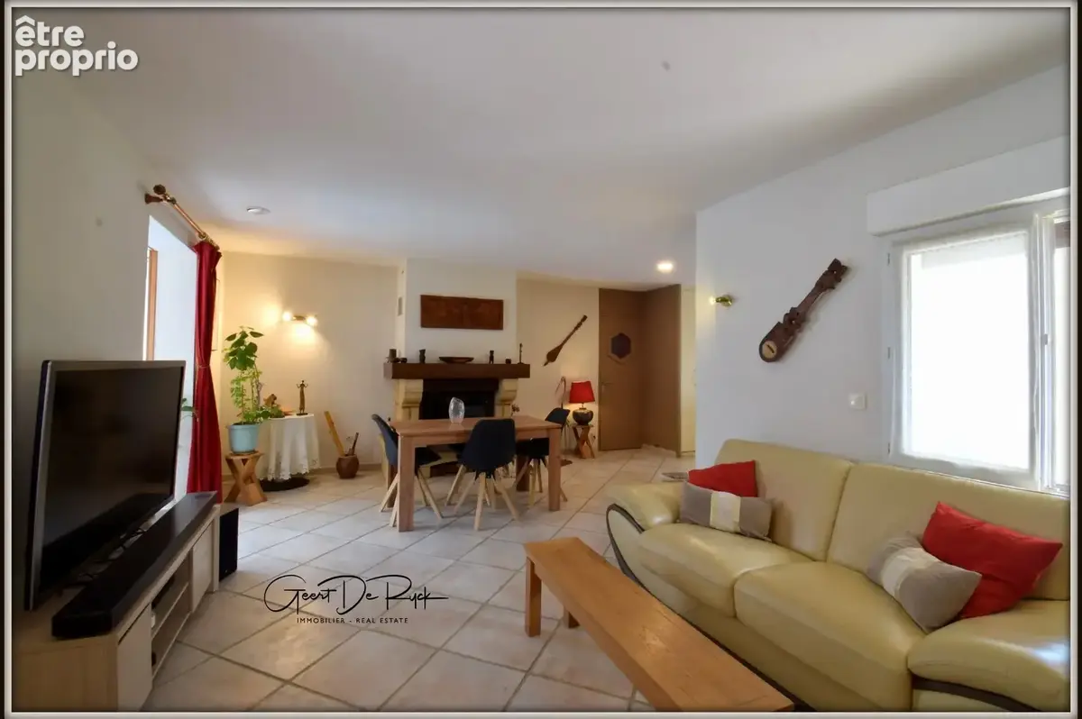 CARCASSONNE proche centre ville. Maison T6 Plain pied sur terrain de 508 m² avec grand garage et piscine - photo 4