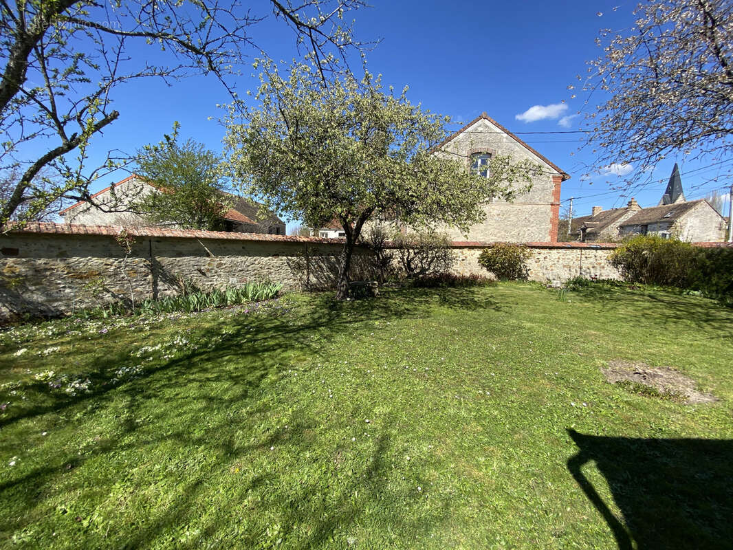 Maison à LA CHAPELLE-RABLAIS