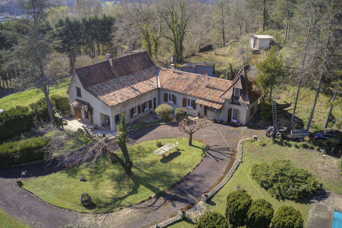 Maison à SAINT-LAURENT-SUR-MANOIRE