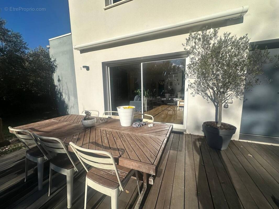 Maison à SAINT-JEAN-DE-CORNIES