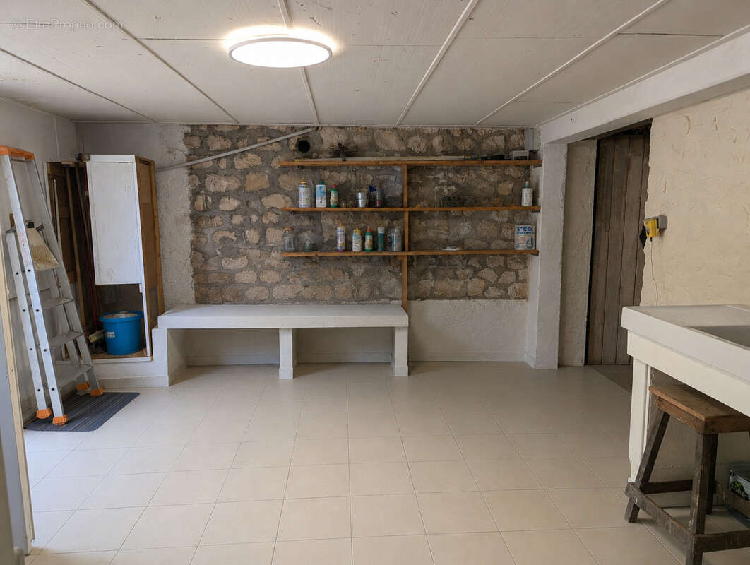 Meulière de caractère avec parc d'environ 6 000 m2  en bord de rivière - photo 21