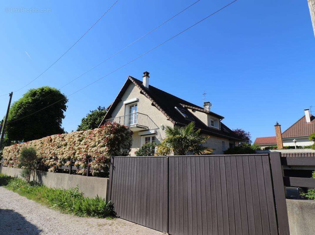Maison à CROISSY-SUR-SEINE
