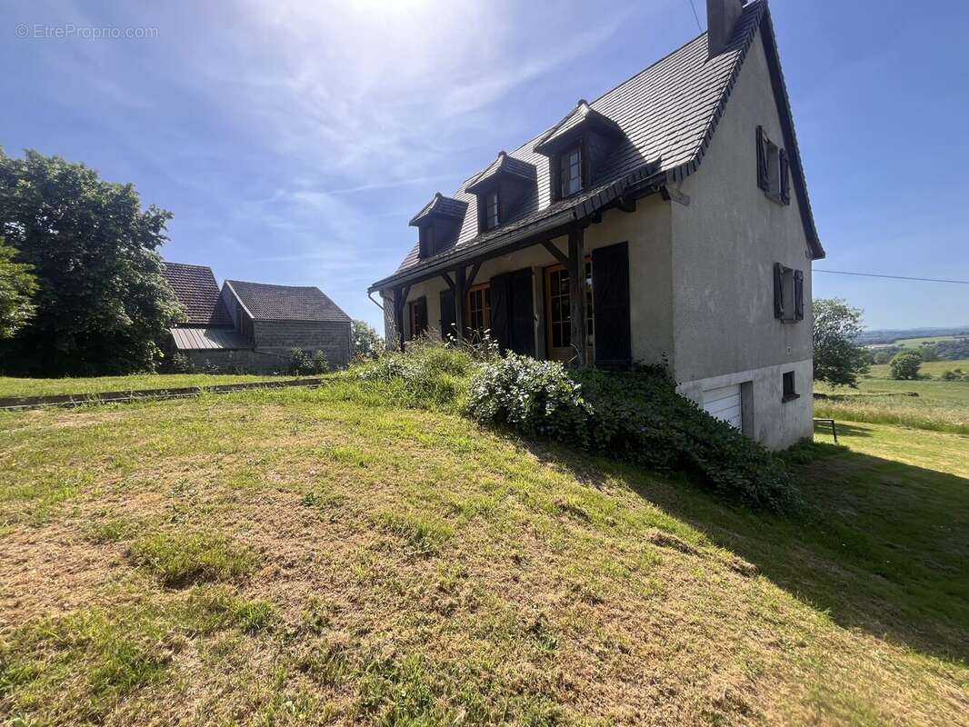 Maison à CHALVIGNAC