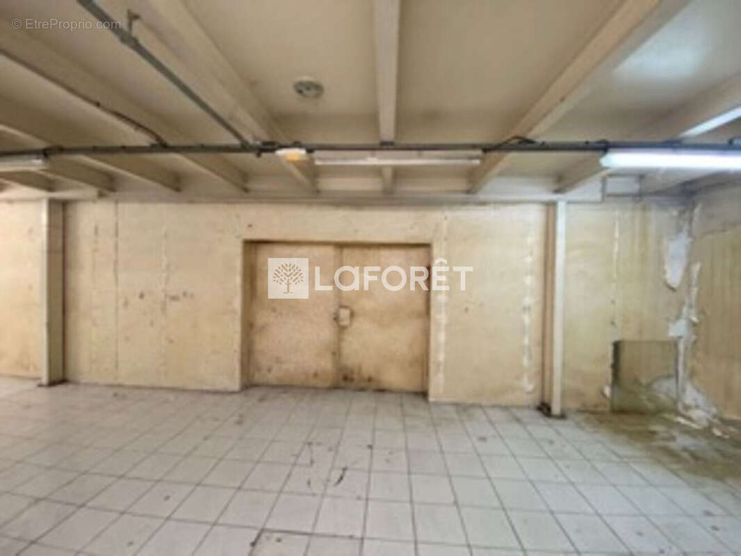 Commerce à POINTE-A-PITRE