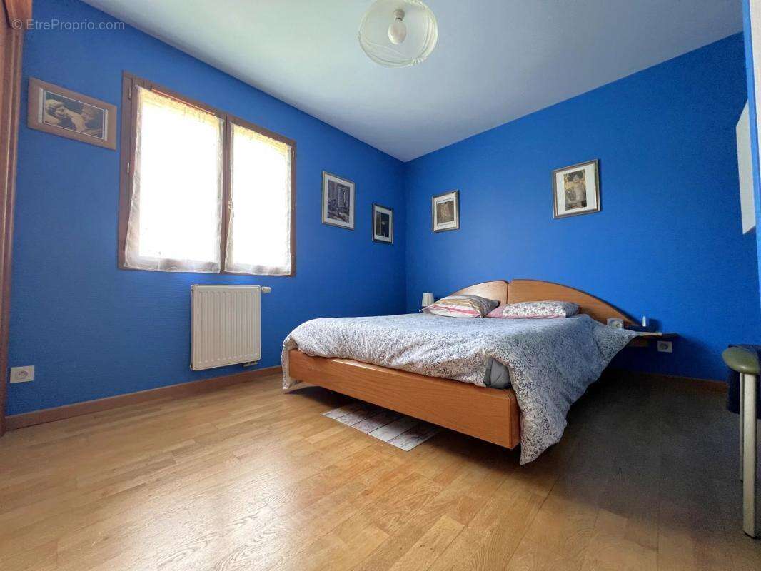 Maison à LES CLAYES-SOUS-BOIS