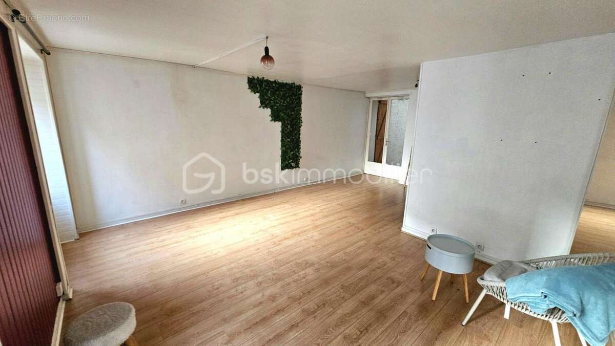 Appartement à MENNECY