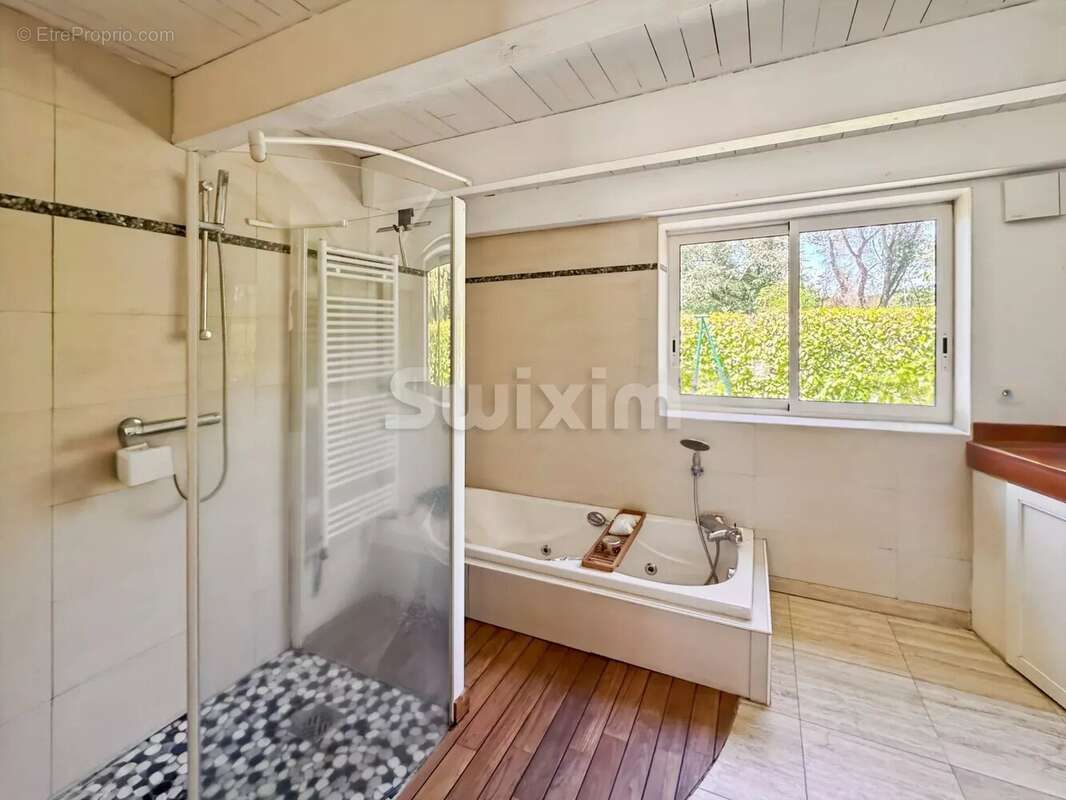 Maison à MONTBOUCHER-SUR-JABRON