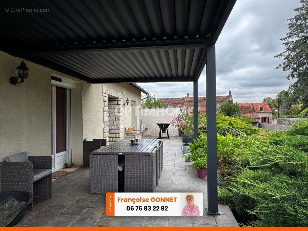 Maison 215 m² - 5 chambres - Terrain 4 200 m² - Piscine - 257 000 € - SAINT PIERRE LES ETIEUX - 18200 - photo 17