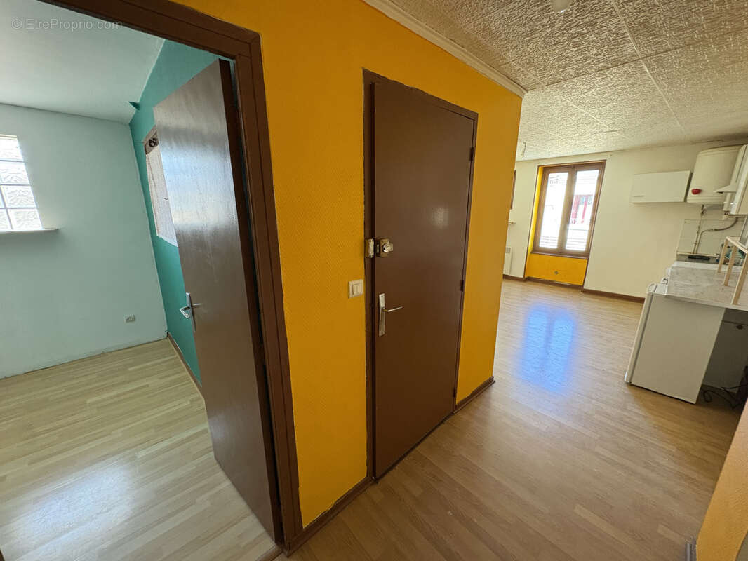 Appartement à VIC-LE-COMTE