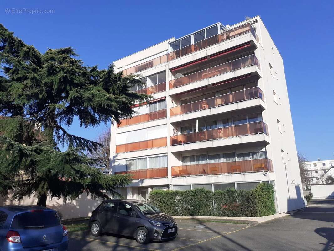 Appartement à SARTROUVILLE