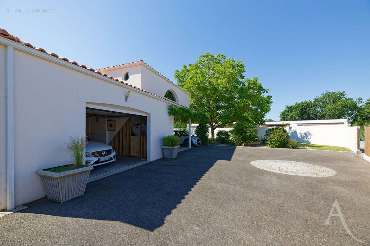 Maison à LEGE
