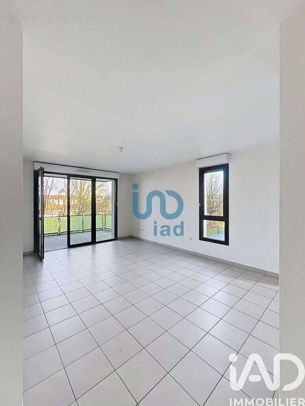 Photo 2 - Appartement à BUSSY-SAINT-GEORGES