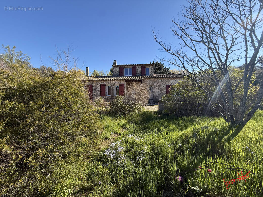 Maison à BONNIEUX