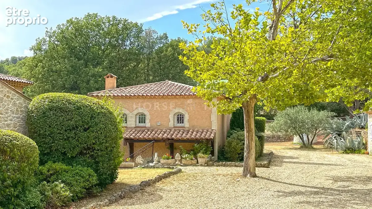 Maison 9 pièces 315 m² à vendre à Salernes (83690) - photo 2