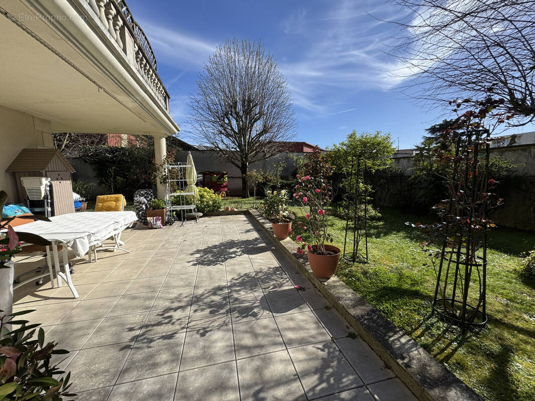 Appartement à SAINT-MAUR-DES-FOSSES