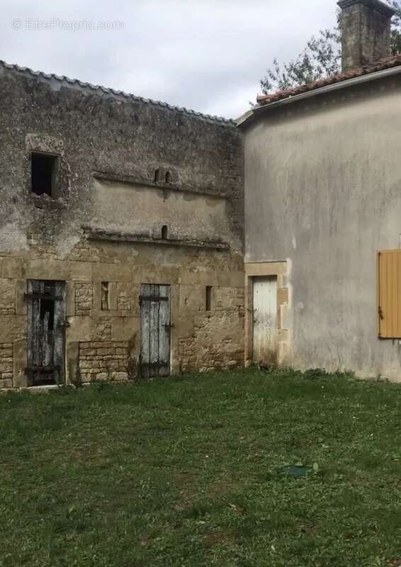 Maison à CHEF-BOUTONNE