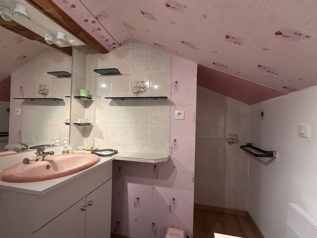 Maison à VILLENEUVE-L'ARCHEVEQUE