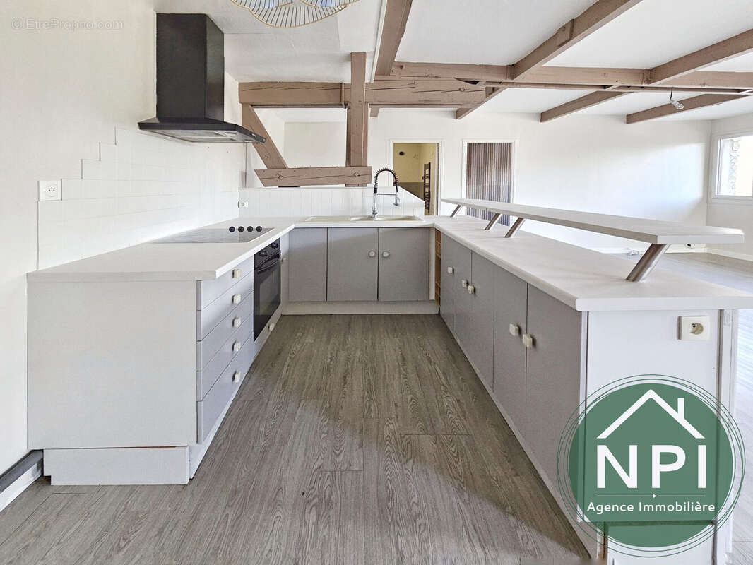 Appartement à VERT-SAINT-DENIS