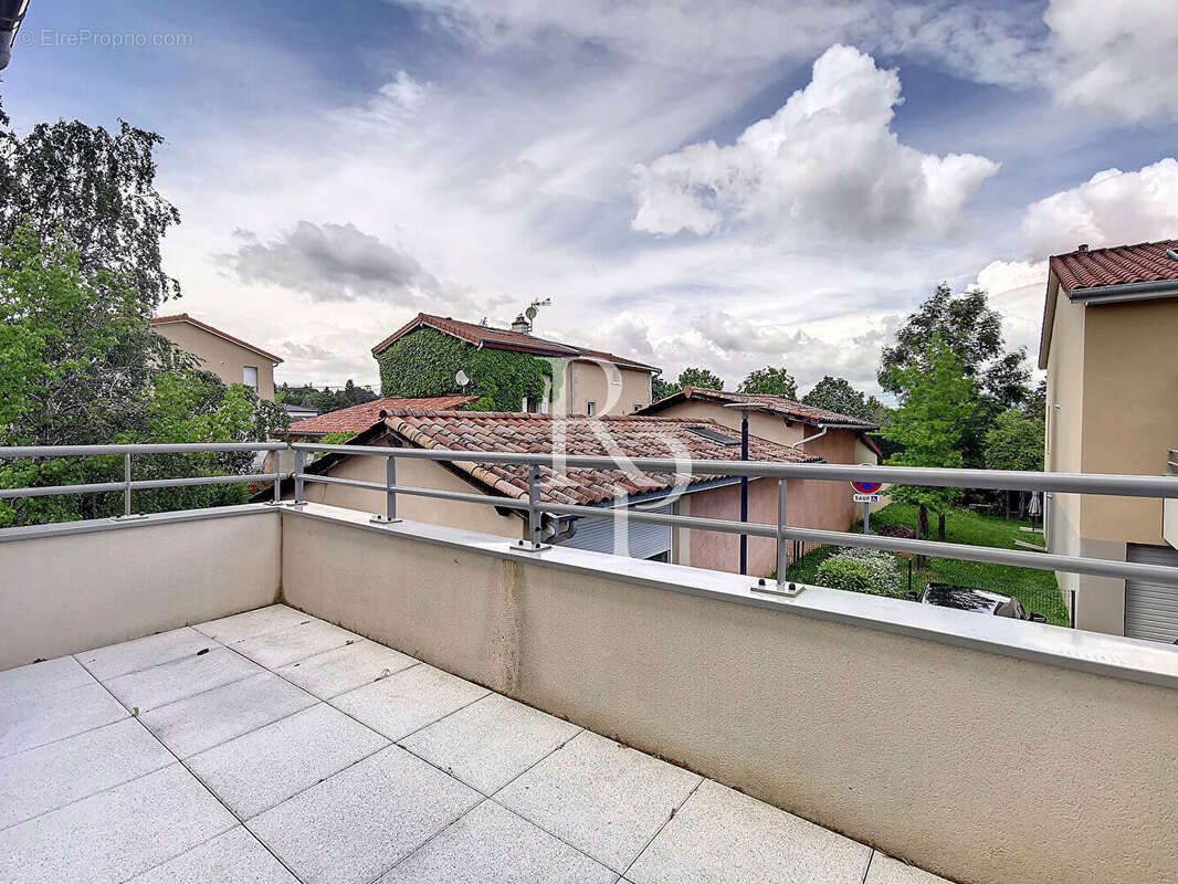 Appartement à CRAPONNE