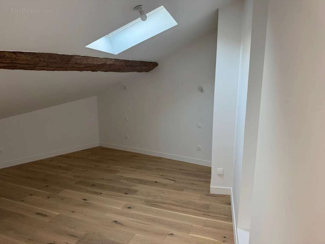 Appartement à SAINT-GENIS-LAVAL