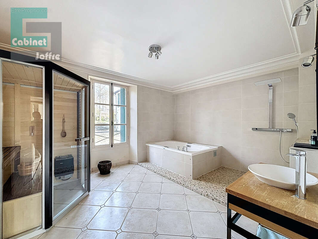 Maison à VULAINES-SUR-SEINE