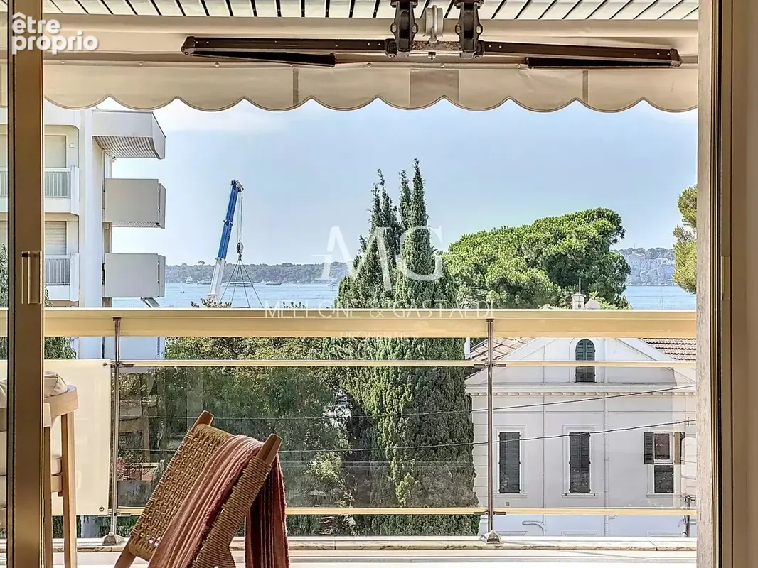 Palm Beach  4 pièces entièrement rénové  Terrasse avec Vue Mer - photo 2
