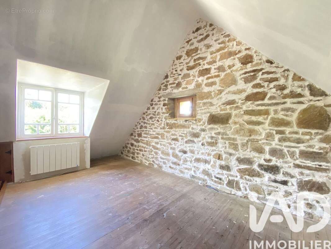 Maison 95 m² à Saint-Jean-Du-Doigt  - photo 9