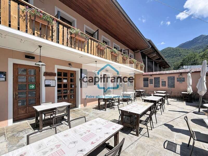 Fonds de commerce + Murs d’un Hôtel*** Restaurant à vendre LE CHATELARD (73) - photo 2