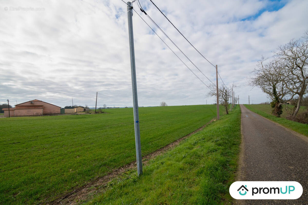 Terrain à SEMPESSERRE