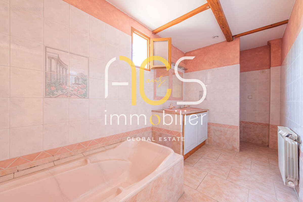 Maison à CHATEAUNEUF-LES-MARTIGUES