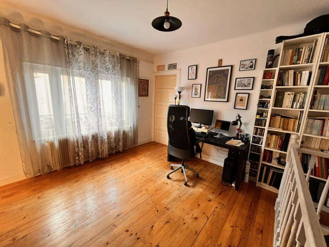 Maison à LES ROCHES-DE-CONDRIEU