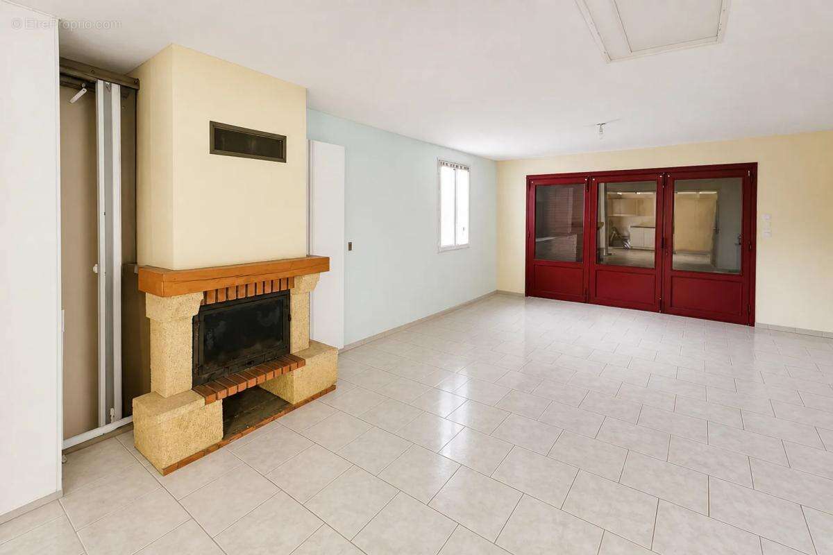 Maison à EPUISAY