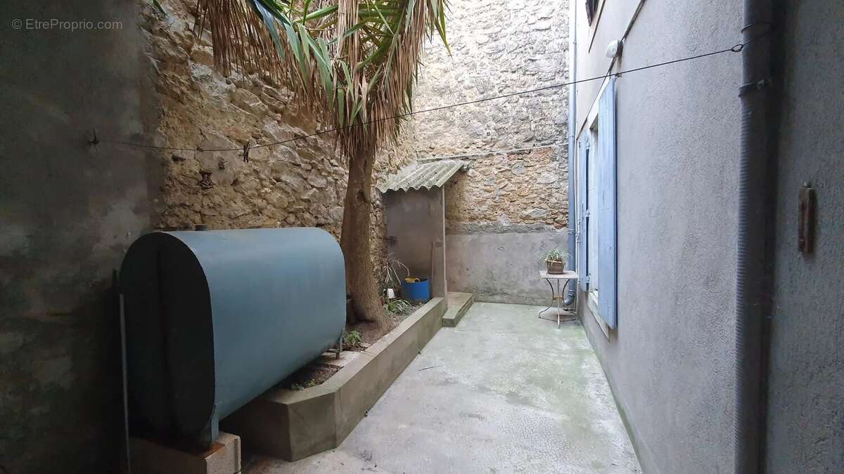 Maison à MOUSSAN