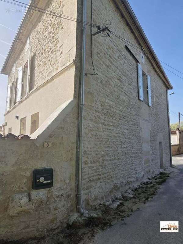 Maison à MOULIDARS