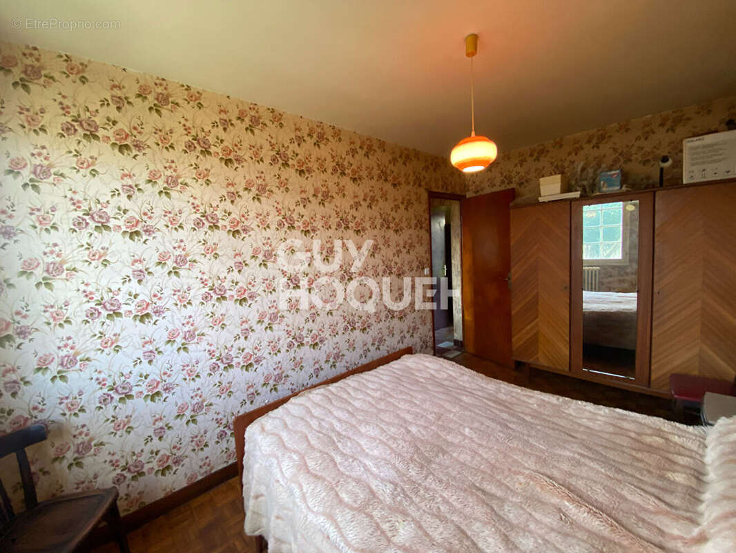 Maison à SAINT-GUINOUX