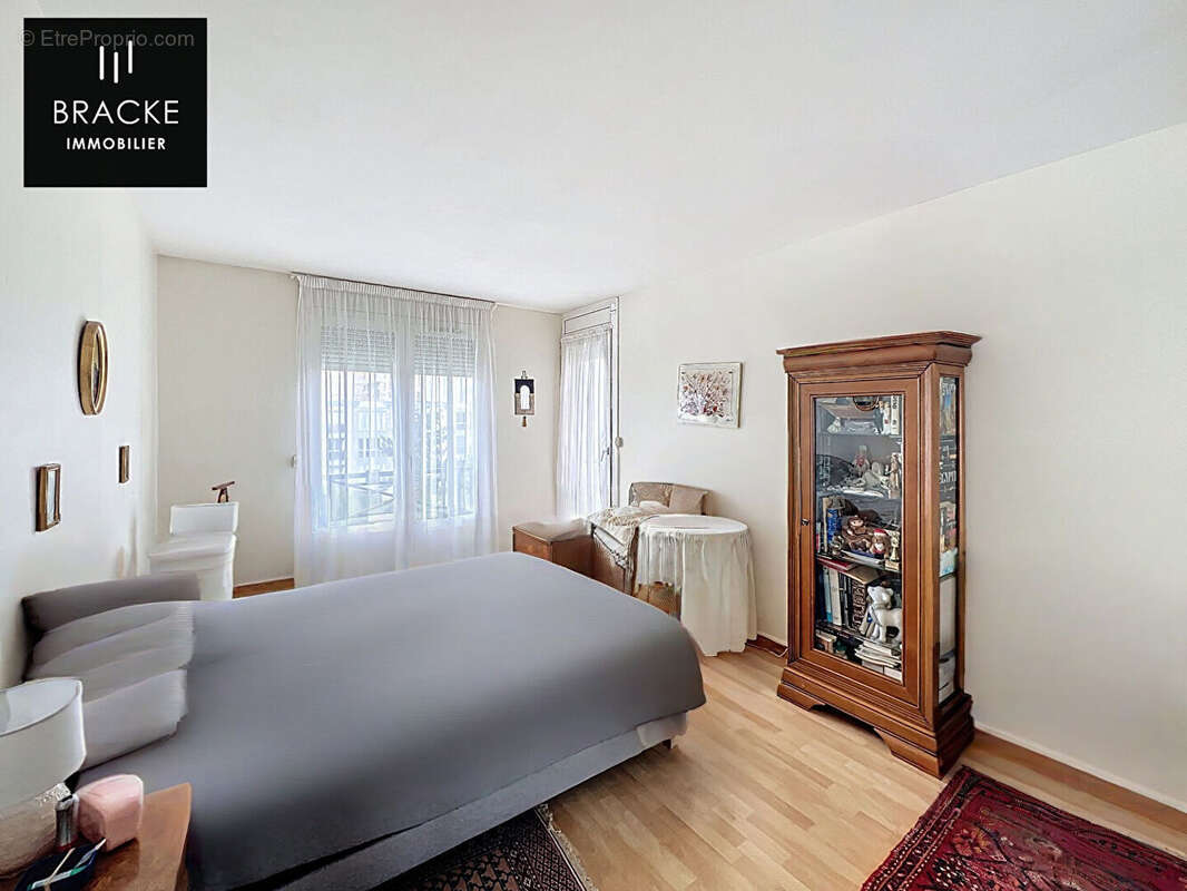 Appartement à COURBEVOIE