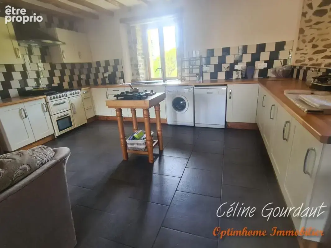 Maison 7 pièces – 200 m² habitables – 113 m² de dépendances – 6 646 m² de terrain - photo 5