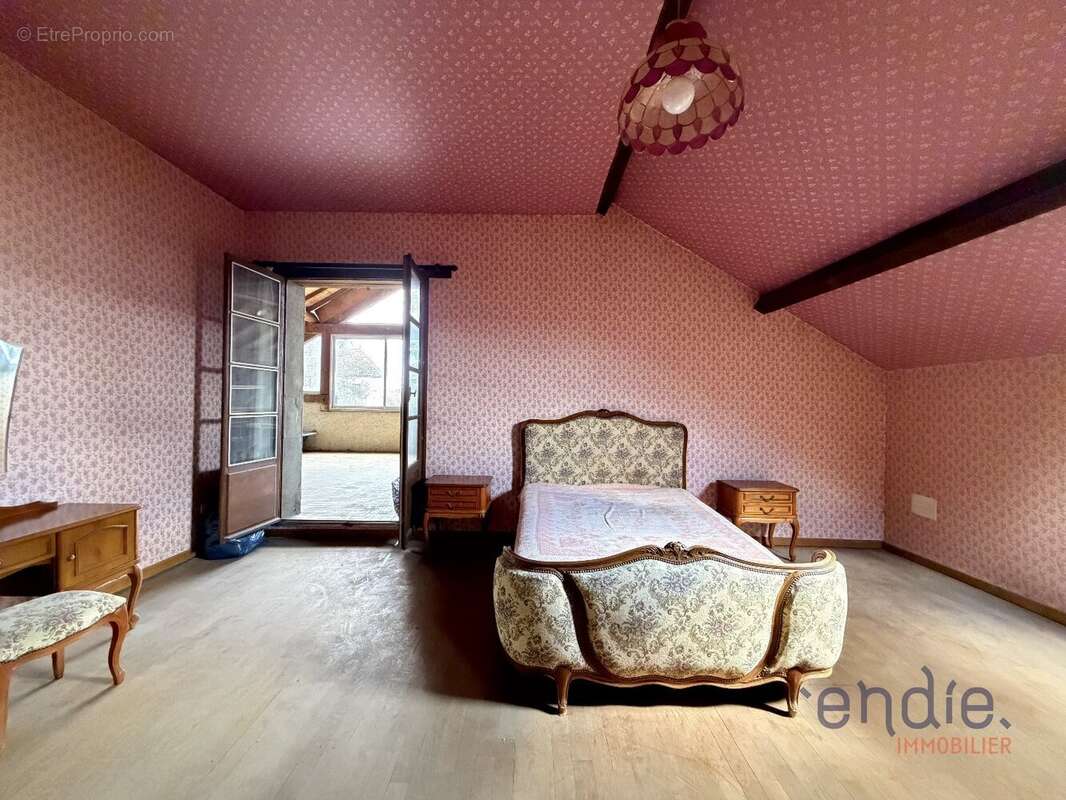 Maison à CHEVIGNEY