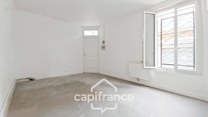 Montreuil, limite Vincennes-Studio 22,90 m2-8mn à pied RER A Vincennes,8 mn métro L9, 10 mn L1-Calme-Pas de vis à vis - photo 3