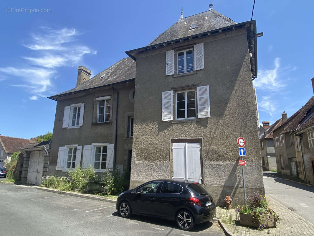 Maison à LUBERSAC