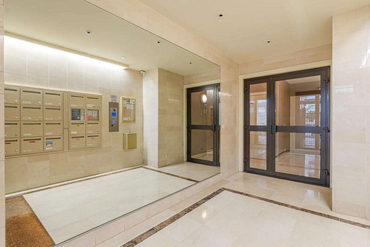 Appartement à ISSY-LES-MOULINEAUX